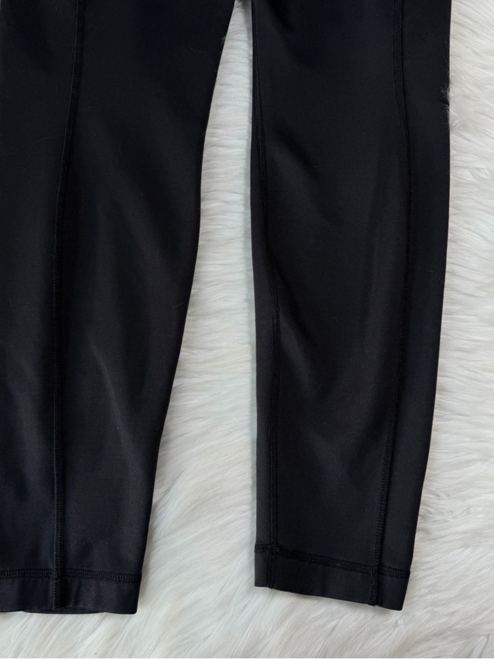 Patagonia Performance Leggings with Side Pocket - Picture 8 of 8